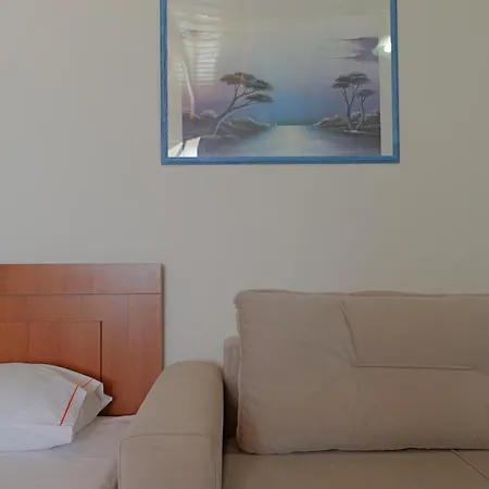 Arthur's 4apartments Borsh