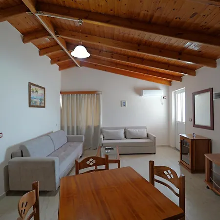 Arthur's 4apartments منزل للإقامة