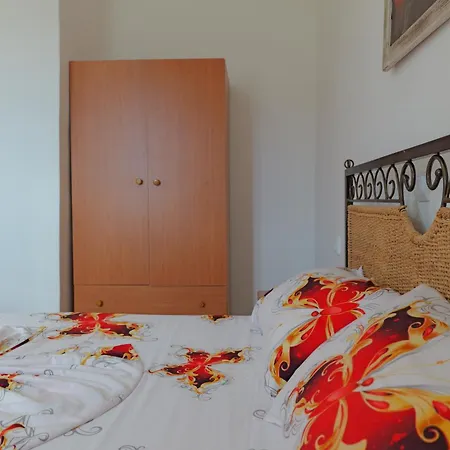 Arthur's 4apartments Δωμάτια σε οικογενειακή κατοικία *