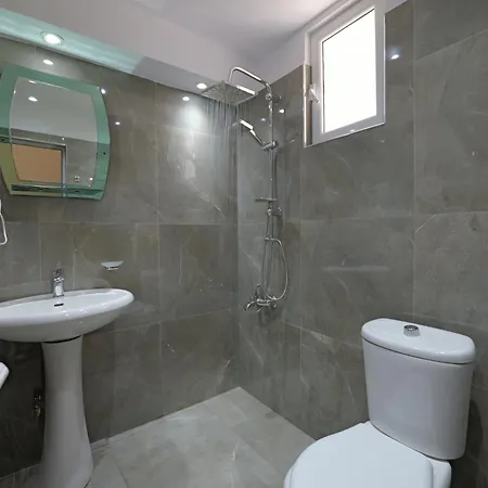 Δωμάτια σε οικογενειακή κατοικία Arthur's 4apartments Borsh