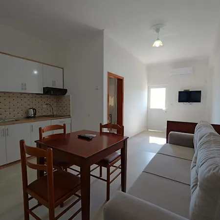 Arthur's 4apartments Δωμάτια σε οικογενειακή κατοικία *