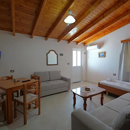 Δωμάτια σε οικογενειακή κατοικία Arthur's 4apartments Borsh