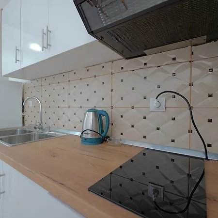 Arthur's 4apartments منزل للإقامة *