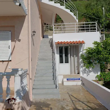 Homestay Arthur's 4apartments Borsh