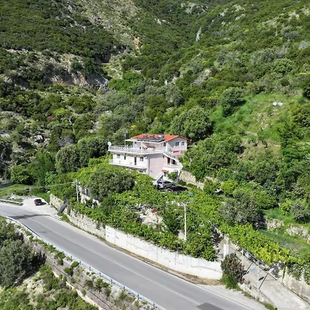 Δωμάτια σε οικογενειακή κατοικία Arthur's 4apartments