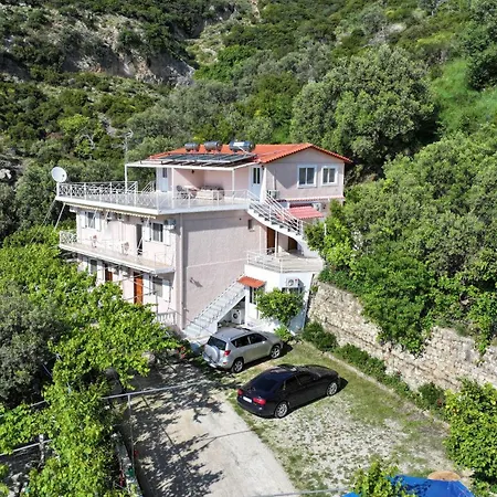 Arthur's 4apartments Δωμάτια σε οικογενειακή κατοικία