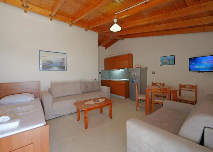 Arthur's 4apartments בית אירוח