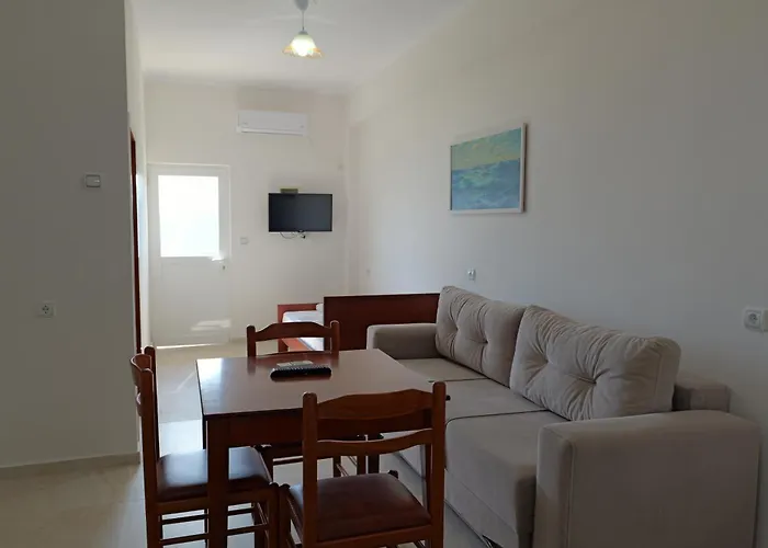 Arthur's 4apartments * Borş