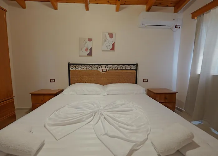 Arthur's 4apartments בית אירוח *